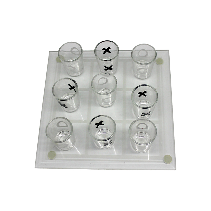 Pub-Style Entertainment Glass XO Chess Set