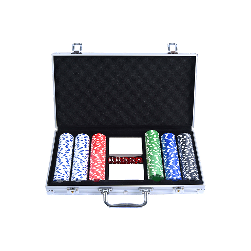 Aluminum Case Complete with Dice and Dealer Button Premium Poker Chip Set