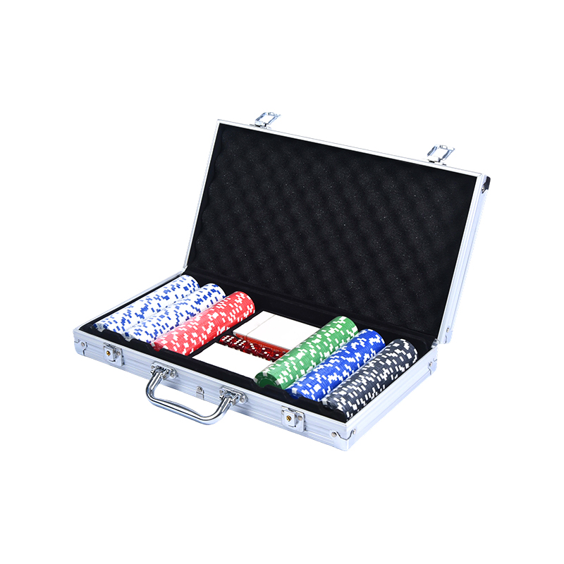 Aluminum Case Complete with Dice and Dealer Button Premium Poker Chip Set