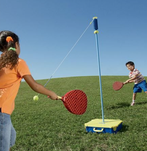 Why are outdoor sports lawn games a popular choice for family activities?